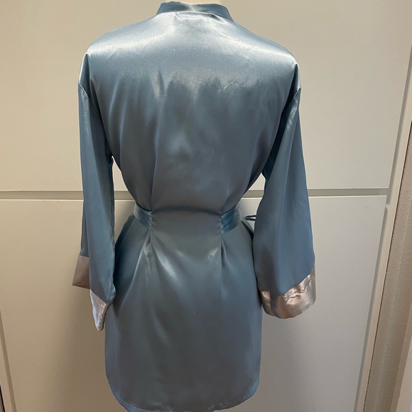 Vintage Halston Robe - Picture 4 of 5